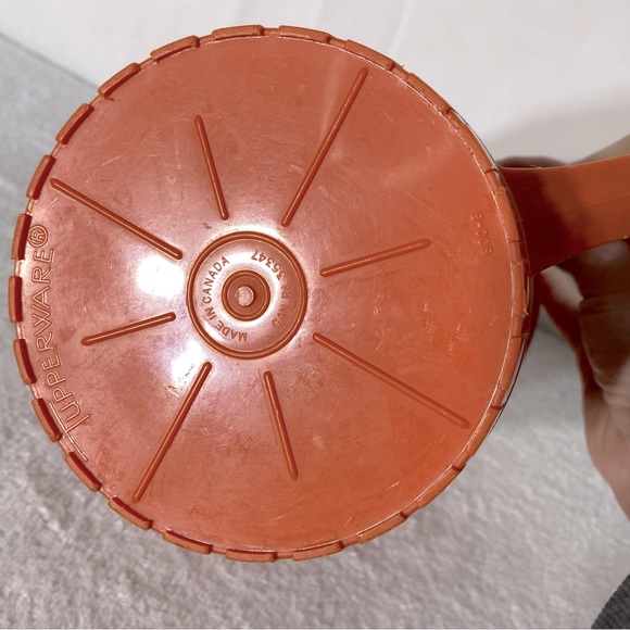 Vintage Tupperware Orange Go Between Pitcher with Lid - Picture 10 of 13